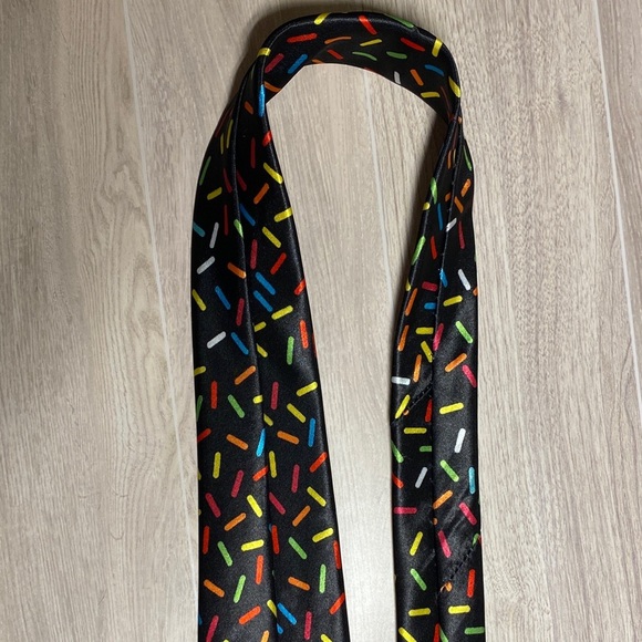 Amscan It’s My B-Day Black Tie with Colorful Sprinkles - Picture 11 of 14